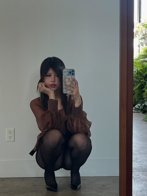 Some-selfies-from-this-outfit-very-simple-but-I-felt-so-cool-30b128157a194fdd2