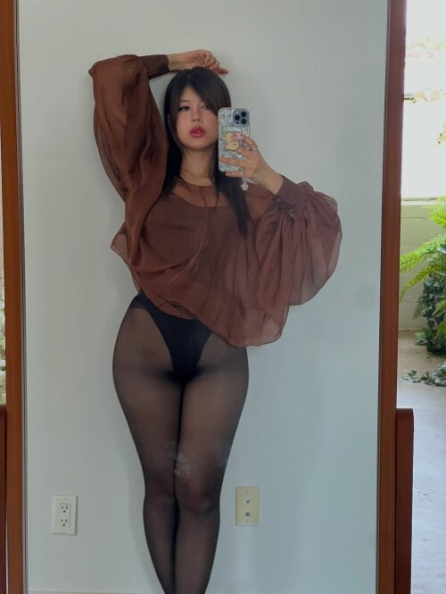 Some-selfies-from-this-outfit-very-simple-but-I-felt-so-coolc4ba84525006ef68