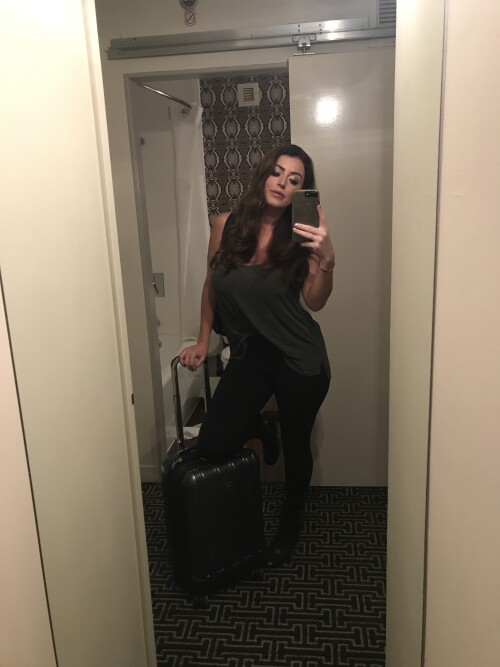 Sophie Dee 12669dee8f62be55c1a