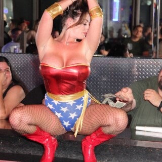 Sophie-Dee-344ec368e4654f63796