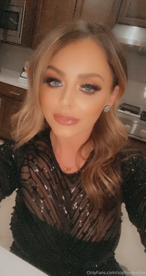 Sophie Dee 34936e82ee025bc5809