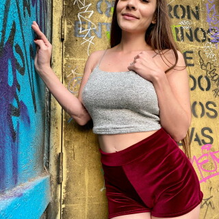 SugarsExclusive-GraffittiWall-16137b3ec02bba8d7