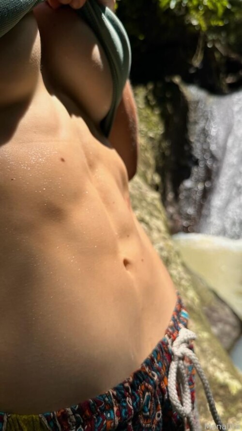 Sweating like a waterfall 02 2022 10 265cd28f60f665c37d