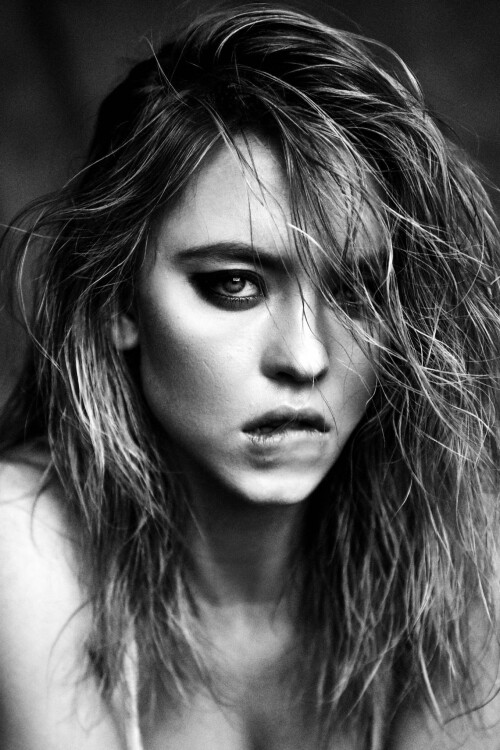 Sydney Sweeney photoshoot by Damon Baker 108b9b82d54e9fb3f2