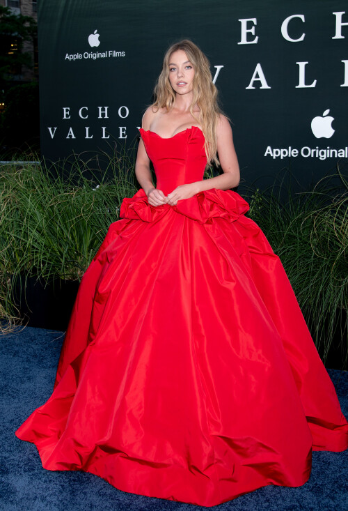Sydney-Sweeney-Echo-Valley-Premier-04-June-002479adef796b3edbc32.jpeg