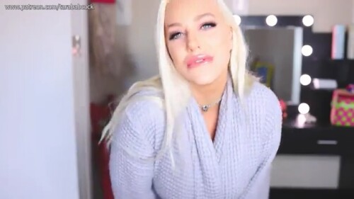 Tara Robe Tease .mp4 snapshot 00.21 2022.06.06 09.14.59