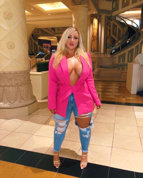 Taya Christian31ab31824946e81a8