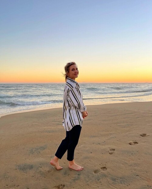 Taylor Tomlinson Feet 599682450e9cecec9d30623