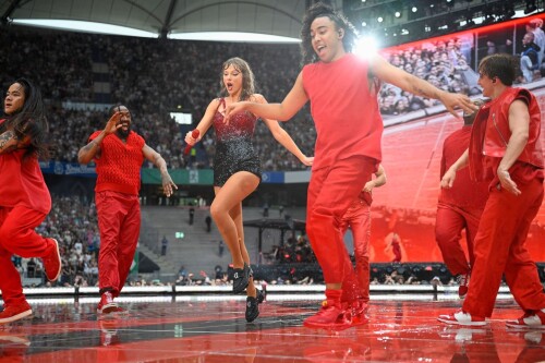 Taylor Swift The Eras Tour in Hamburg 07232024 1 caa317598cfb9f74