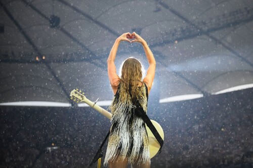 Taylor Swift The Eras Tour in Hamburg 07232024 52 c42ce7b0d4fb968d