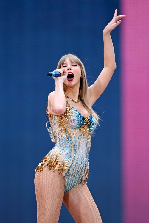 Taylor Swift The Eras Tour in London 06 21 2024 6 7763ee770f7f482b
