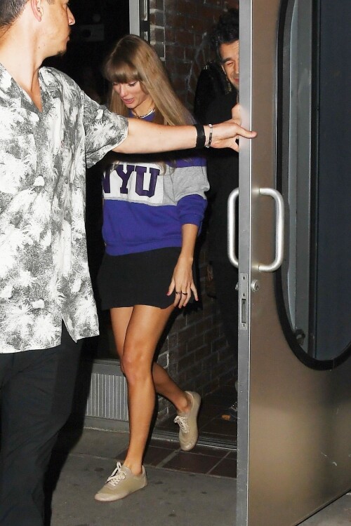 Taylor Swift out in New York 10