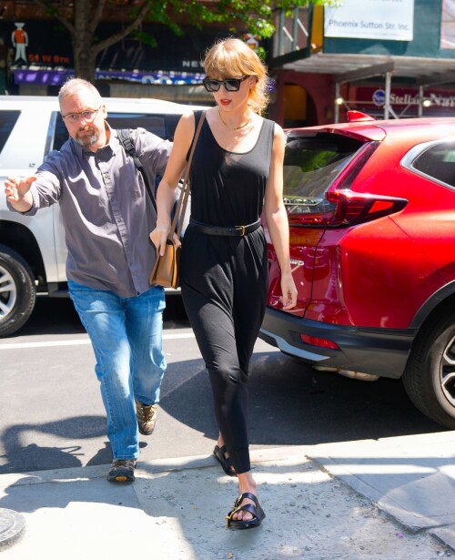 Taylor Swift out in New York 05 31 2023 2 2bee9c4f07ea7701