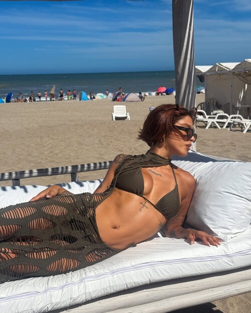 Te vOa dAr uNa VueLta pOr la PlaYitA s fashionnova13587e5409fcd60e