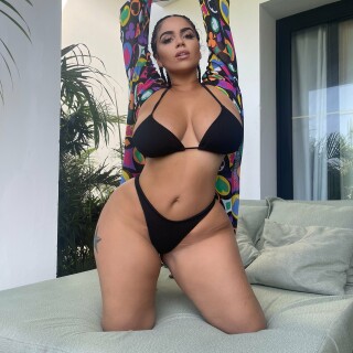 TheRealRebeccaJ-Images-1076037cf6add068675