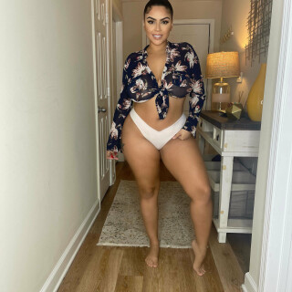 TheRealRebeccaJ-Images-326079d4e369dd6bf3f