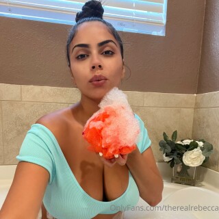 TheRealRebeccaJ-Images-350defe56506d322431