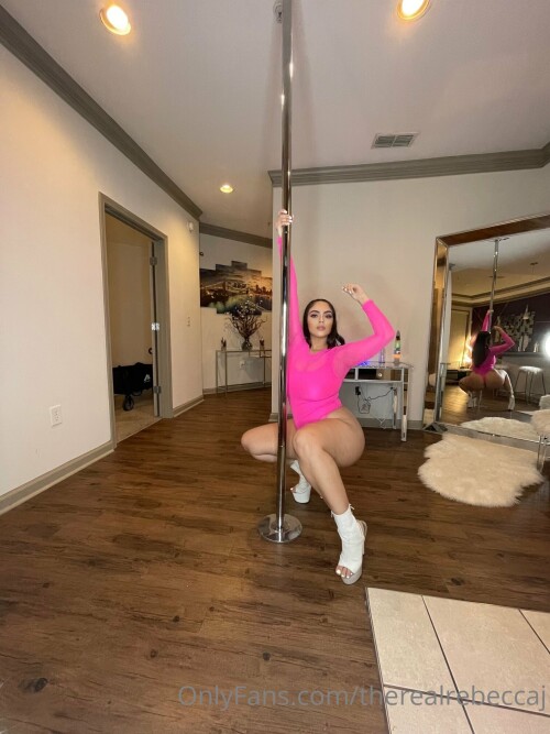 TheRealRebeccaJ Images 47524f9689e0dabefbb