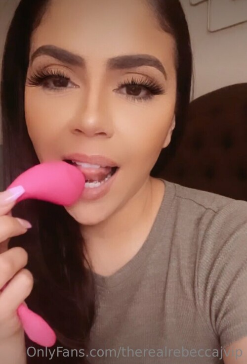 TheRealRebeccaJ Images 913c905985417288aea