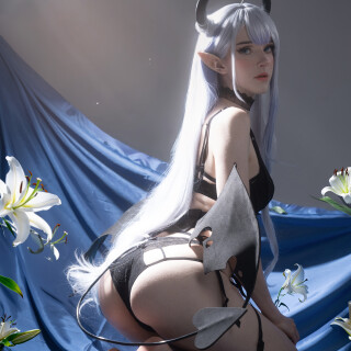 Thea-2314f71f53fd3797e7