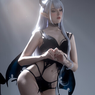 Thea-28a38183865b3f7634