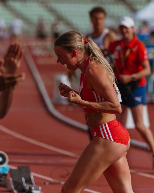 This feeling is everything Finally back 55 on the 400m hurdles Time to reach for new heights592c8642