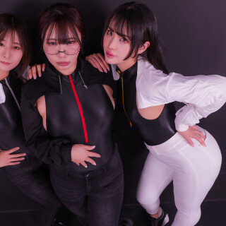 Three-Juicy-02784be9082385d3fb