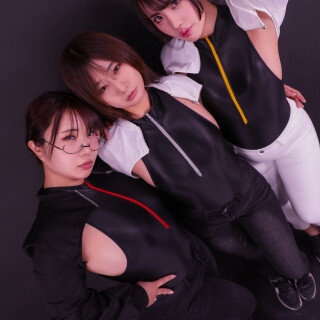 Three-Juicy-03e7a251f031c3c67c