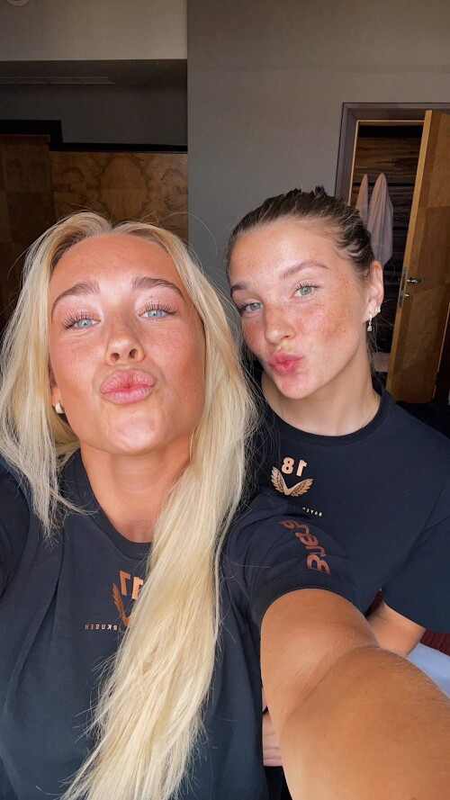 TikVideo.App 7405299494713101601 7ef32d526f3200a8e