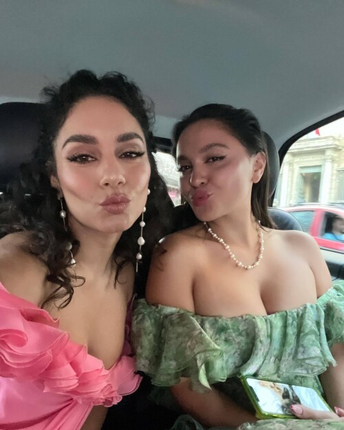 Tumblr l 24468086412186863bc9b06d3a8d9b0