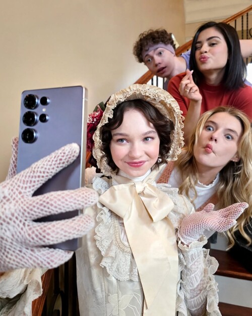 Turning ememyers into an 18th century lady Check GalaxyS25Ultra made it possible See more on our acc