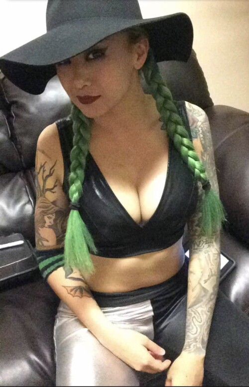Uploaded by user izzyNovaa Shotzi Blackheart047bfb38d07a14d221f32fe0ed106767bb98764acb91aa9d