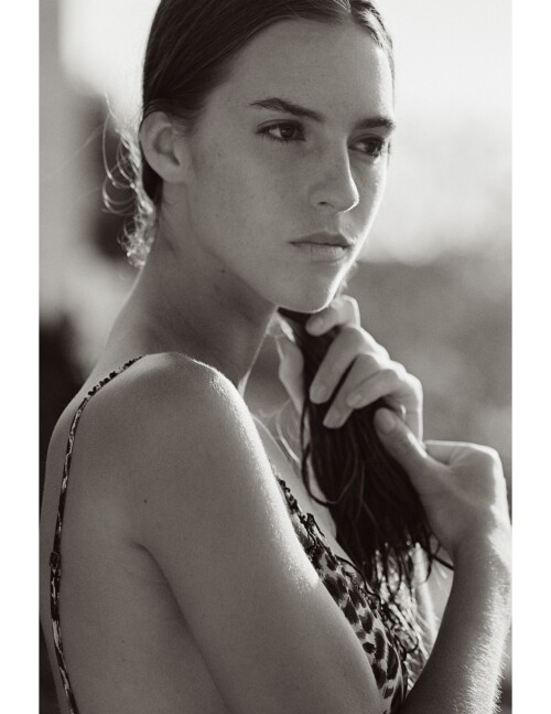 V130 Emily Page 952c7eee2adda20e42