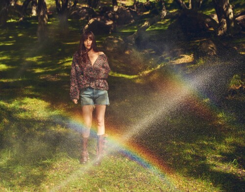 VF0722 Dakota Johnson embed03