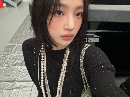 VOGUE 2024 GVVcNtLawAA9LGJ 61ebc2c5ca681852a