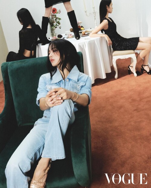 VOGUE 2024 aoAAP2N9 12bc3f3d58644913dc