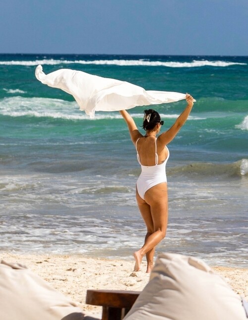 Vanessa_Hudgens_in_swimsuit_on_the_beach_in_Tulum_12-04-2023__139_5aa2821d14ffd1dc