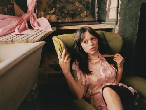 VanityFair JennaOrtega39c4443f2891af0e2