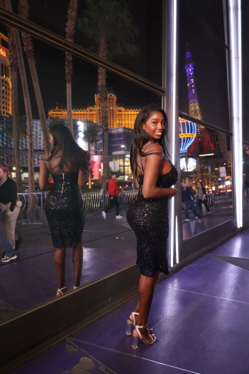 Vegas8209c8f6364c86525ae370d2abe8c87b8.jpeg