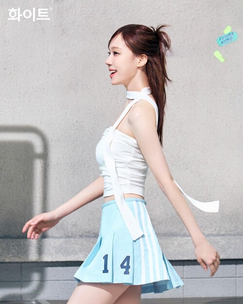 WINTER White Stay Cool Behind The Scenes documents 2de0bc313779f9418