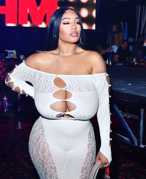 Whats my bottom button doing . i.maysfb33fb93796aa1b9