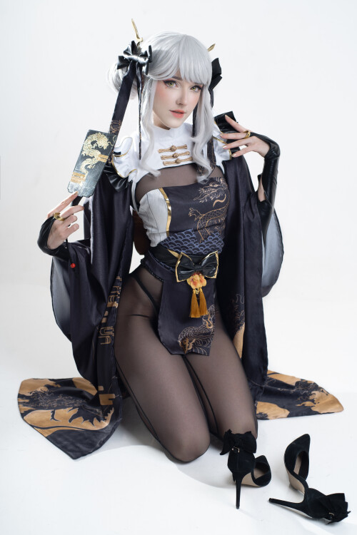 White-Rabbit-Blanc-10ac0afd36b2d1beaf