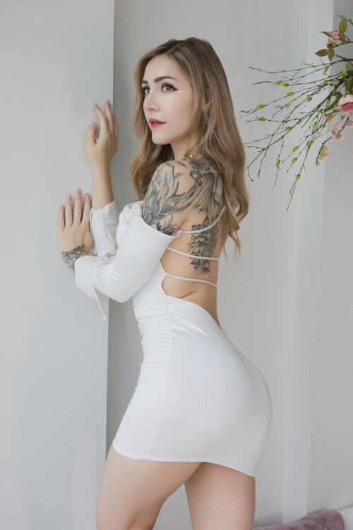 White-dress-14ea61c30fa0c2a206