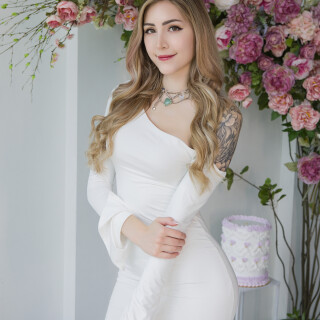 White-dress-5c62c1c1026ea426a57de8ef903f718ef