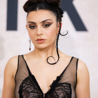 XCX_amfAR-17