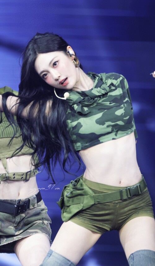 YaNaaa 7 1878271364366532772 37d0b65bcf49133ad