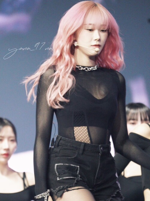 YaNaaa 7 1878371848469320029 36d15c0bf5e241d29