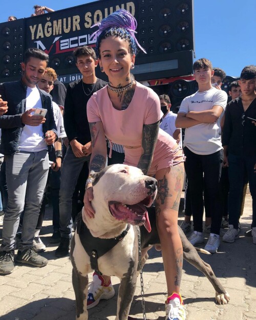 Yagmur Simsek 8106f695542e8f2d22