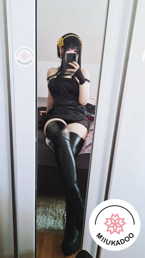 Yor Forger 113f65132576e6f9c