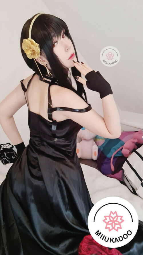 Yor Forger 327c4242f4c68c62e0